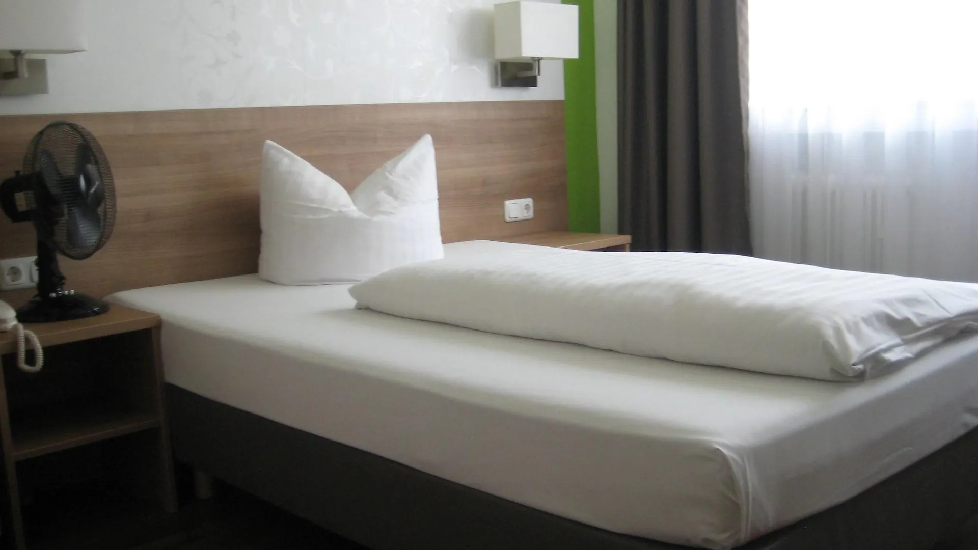 Hotel S16 Munich 3*,